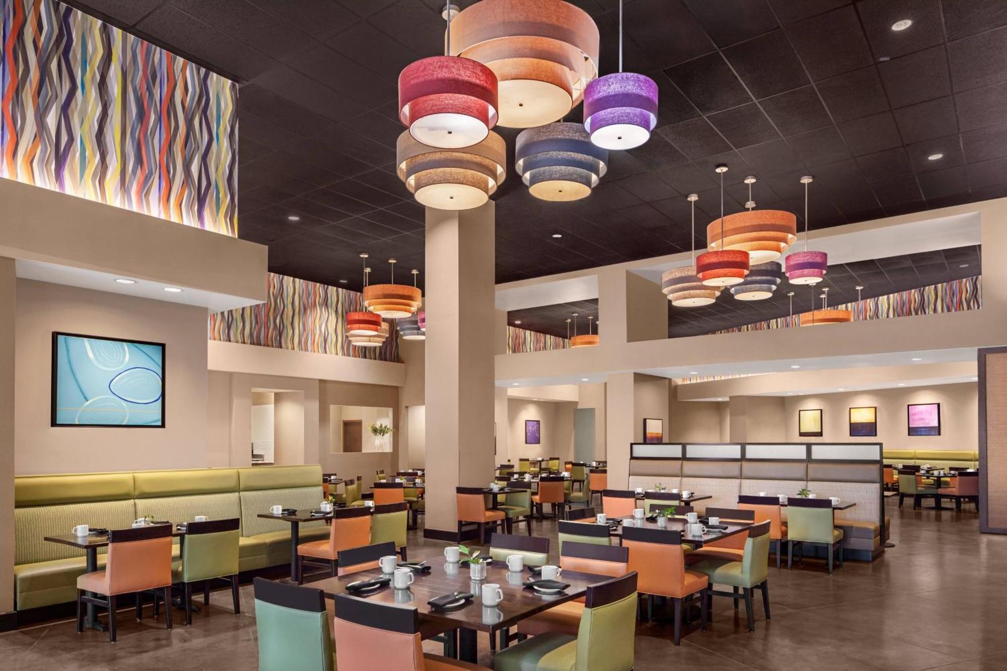 Delta Hotels by Marriott Anaheim Garden Grove Exterior foto