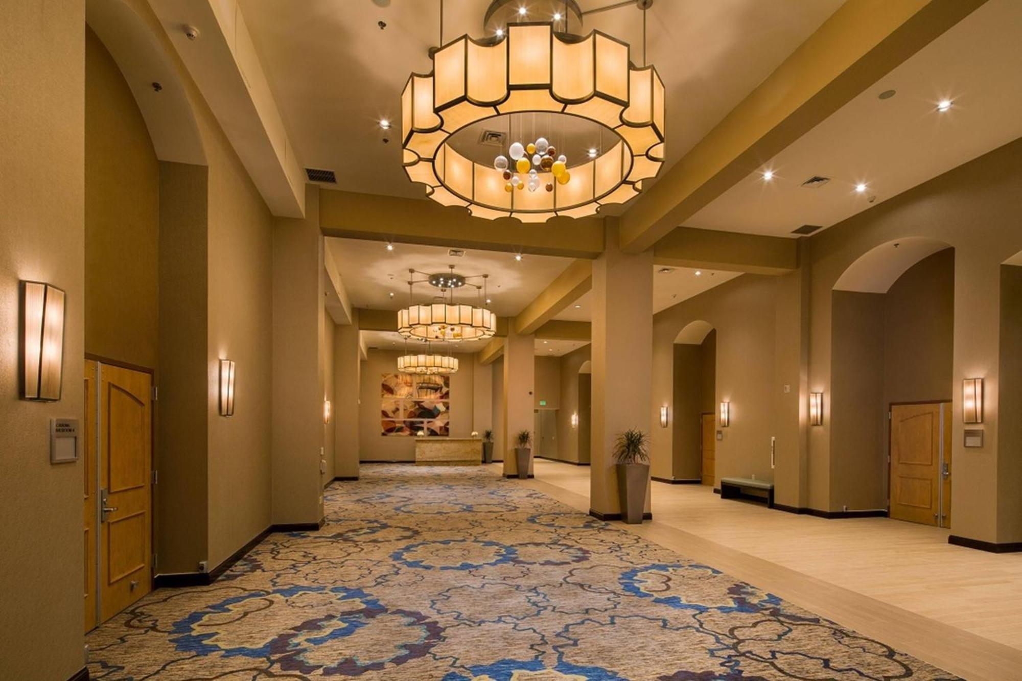 Delta Hotels by Marriott Anaheim Garden Grove Exterior foto