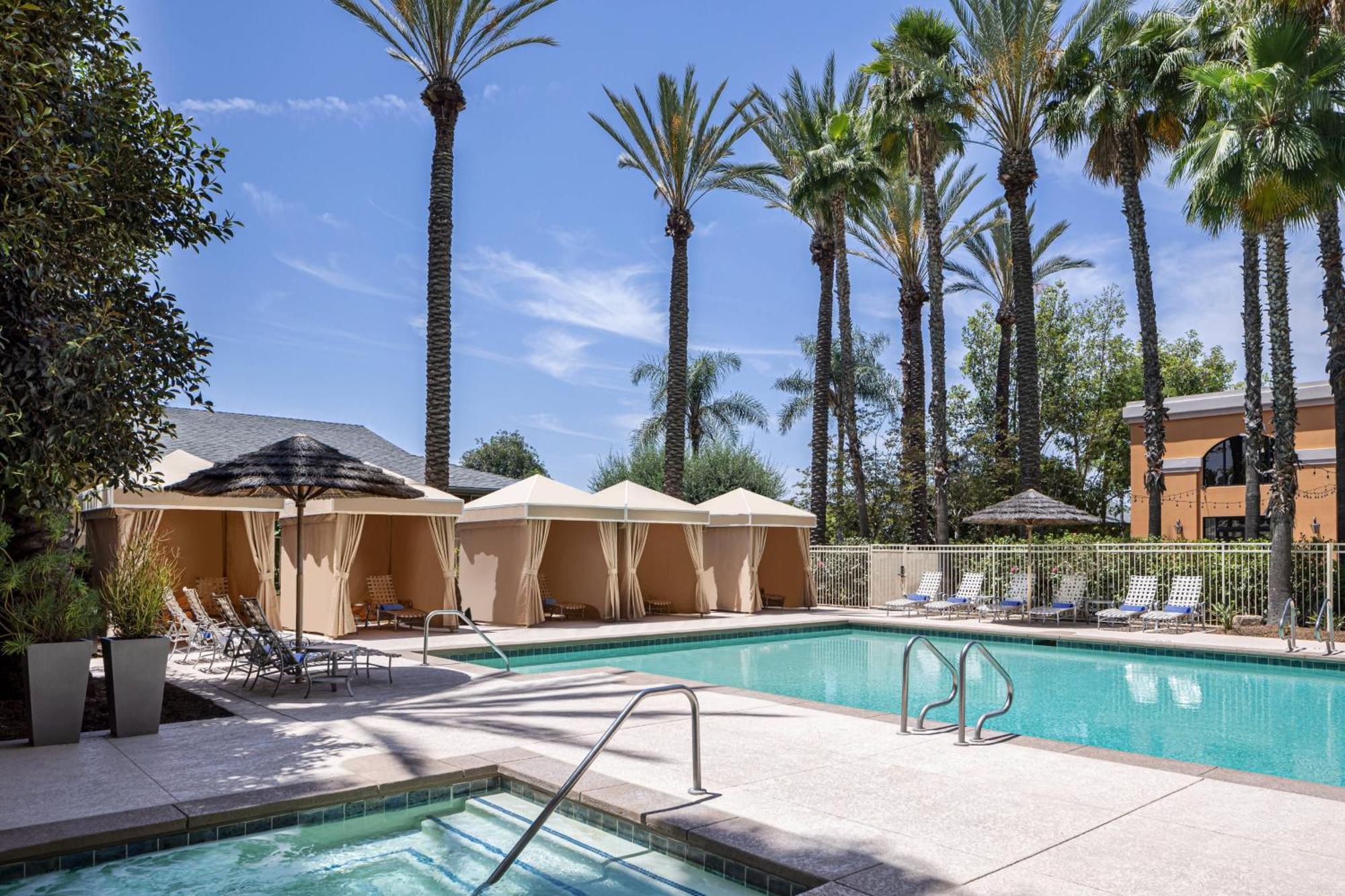 Delta Hotels by Marriott Anaheim Garden Grove Exterior foto