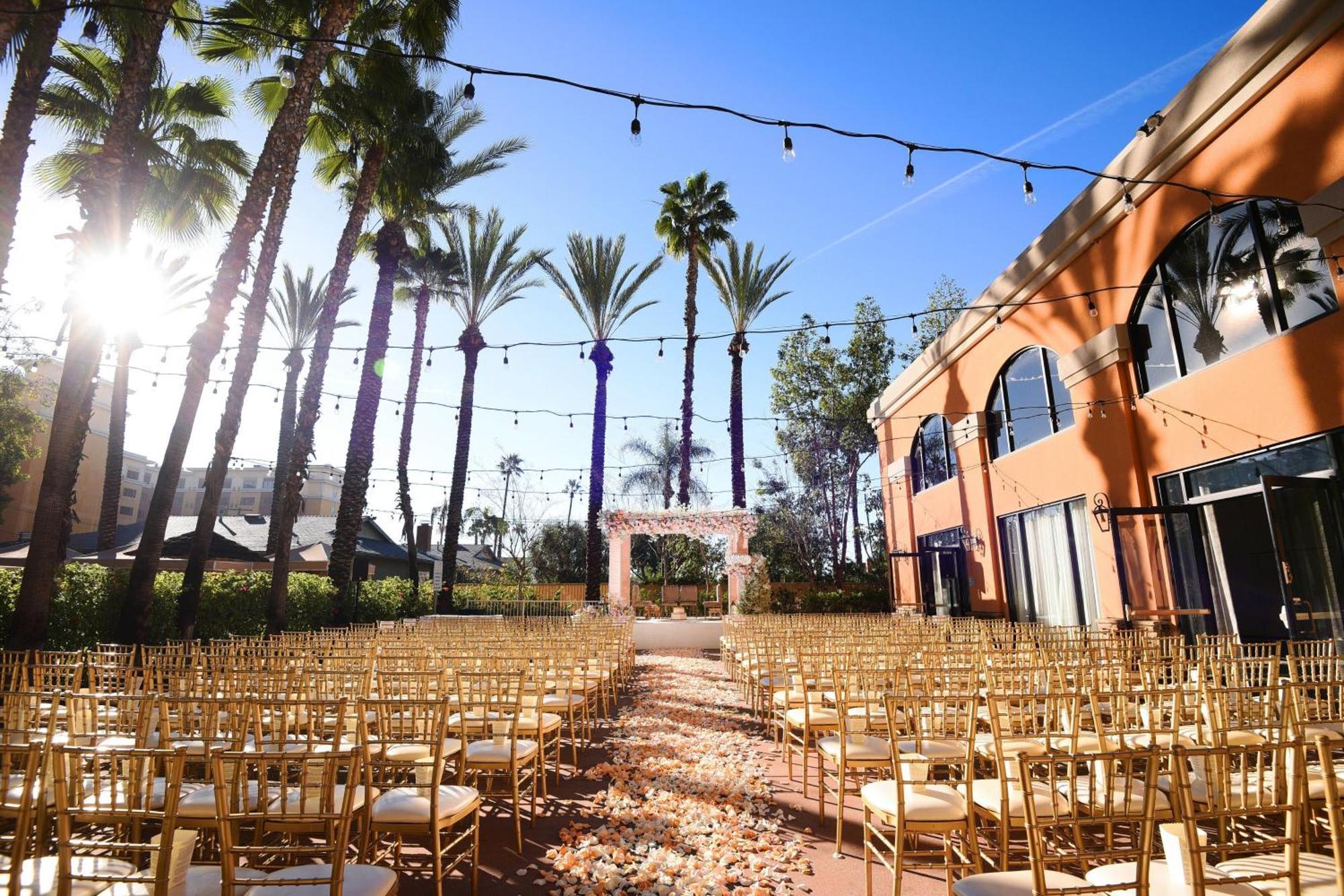 Delta Hotels by Marriott Anaheim Garden Grove Exterior foto